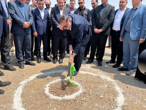 کلنگ زنی پروژه نیروگاه خورشیدی ۲۰ مگاواتی در مهران
