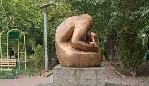 مرمت و بهسازی احجام هنری و چندبعدی در پارک هنرمندان