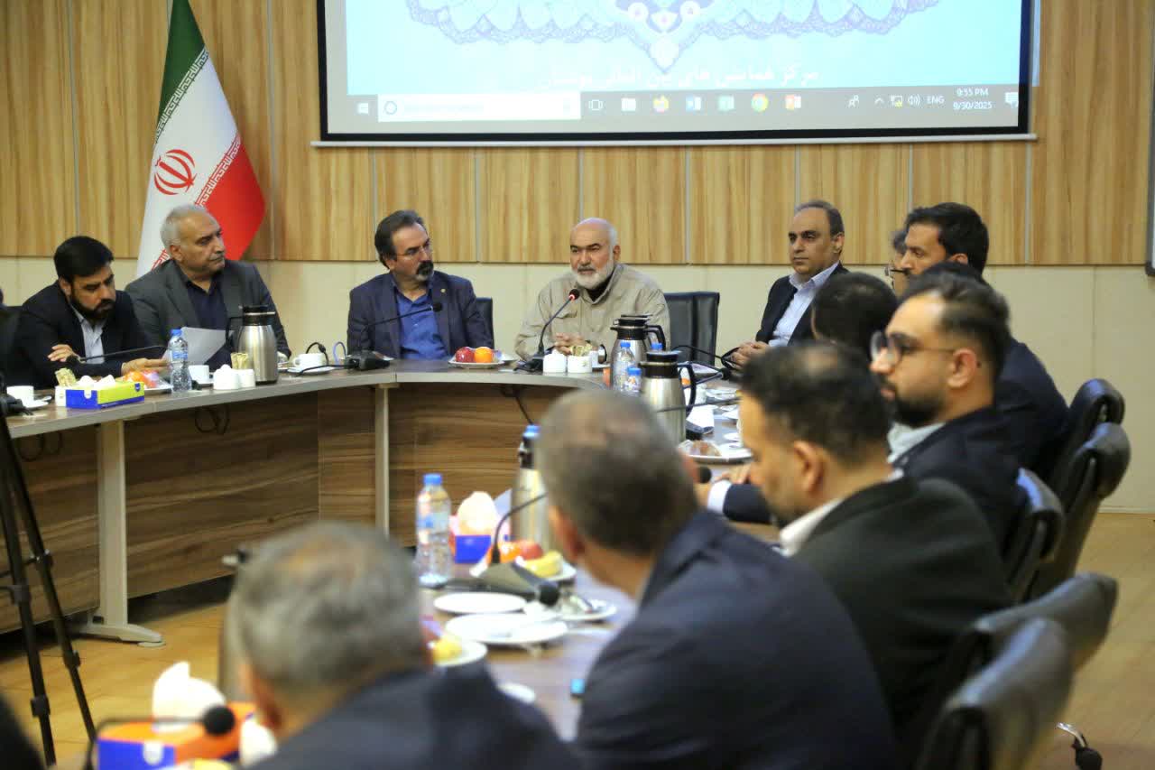 استاندار خوزستان: حذف پیمانکار و ایجاد ثبات شغلی در دستور کار است / لزوم تشکیل زنجیره فولادی و توسعه انرژی‌های تجدیدپذیر در استان / ضرورت بهره مندی از مزیت تنوع ترانزیتی خوزستان به عراق