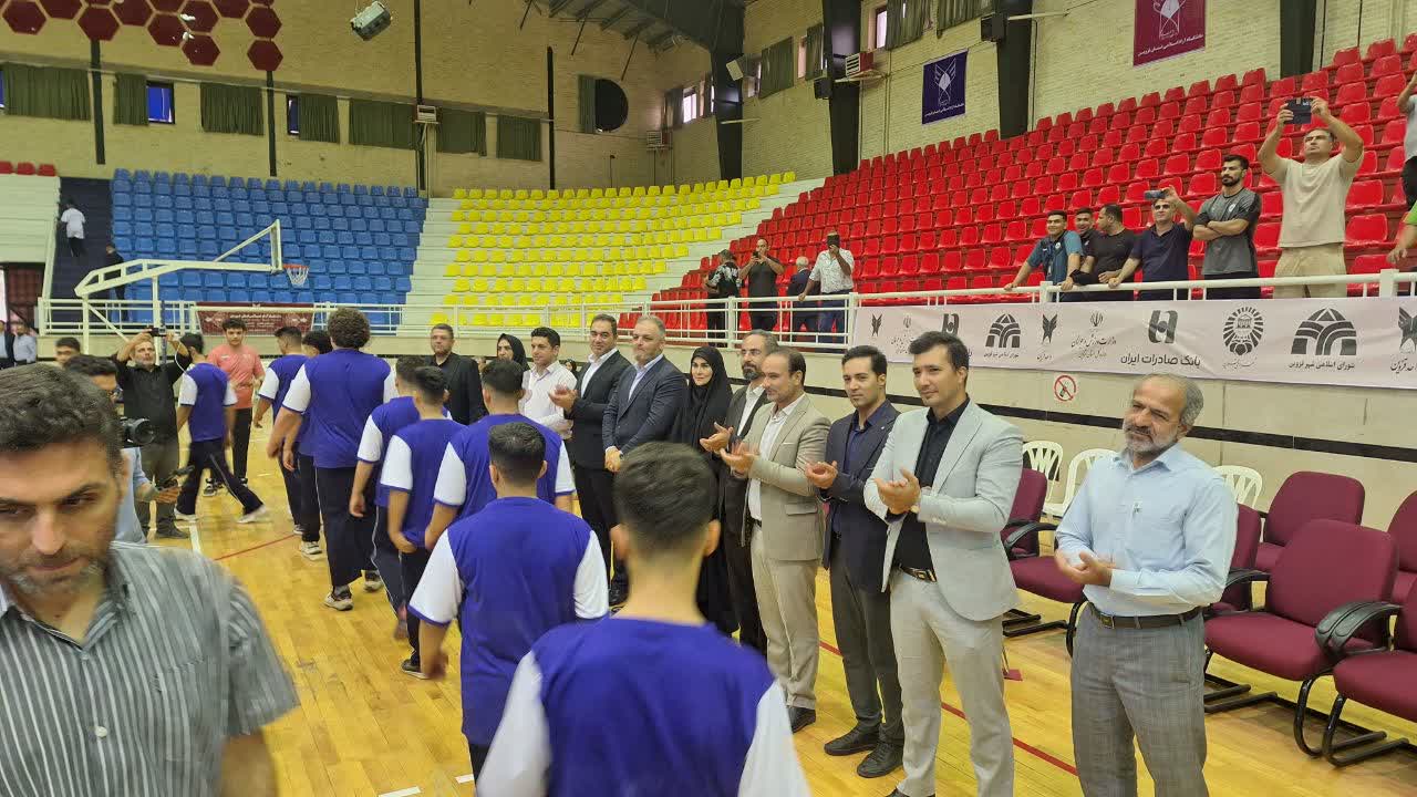 رقابت های وزنه برداری قهرمانی کشور در رشته پسران در قزوین آغاز شد