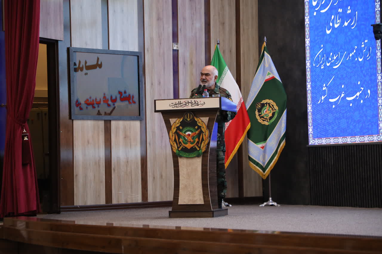 استاندار : خوزستان و خلیج فارس گورستان متجاوزان به خاک ایران است / وحدت نیروهای مسلح و دولت رمز اقتدار کشور است