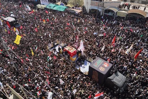 خورشید غروب نکرد؛ خونش در رگهای ملت جاری شد/ مرد تاریخ، در آغوش ملتش جاودانه شد
