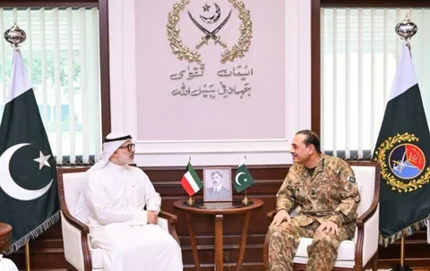 وزیر خارجه کویت با نخست‌وزیر و فرمانده ارتش پاکستان دیدار کرد