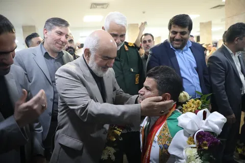 استاندار خوزستان: قهرمانان پاراآسیایی مایه افتخار استان هستند / برای حمایت از قهرمانان ورزشی از هیچ تلاشی دریغ نمی‌کنیم