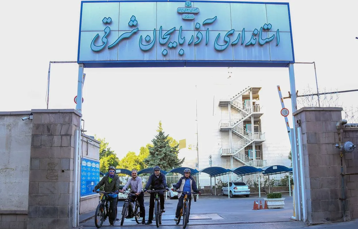 مدیران و کارکنان استانداری آذربایجان شرقی بدون خودروی شخصی به محل کار آمدند