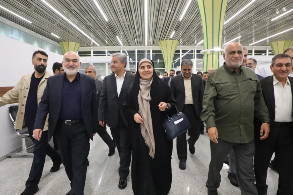 آغاز سفر وزیر راه و شهرسازی به خوزستان از آبادان؛ بازدید و افتتاح چندین پروژه راه و مسکن / بهره‌برداری از ۶۰۵۴ واحد مسکونی و واگذاری زمین به بیش از ۱۰ هزار مشمول در استان