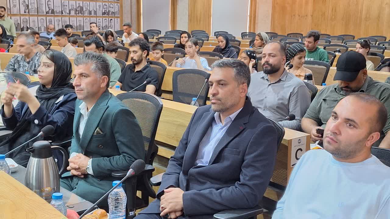 قهرمانان ورزشی میتوانند در کاهش آسیبهای اجتماعی نقشآفرین باشند قهرمانان ورزشی میتوانند در کاهش آسیبهای اجتماعی نقشآفرین باشند