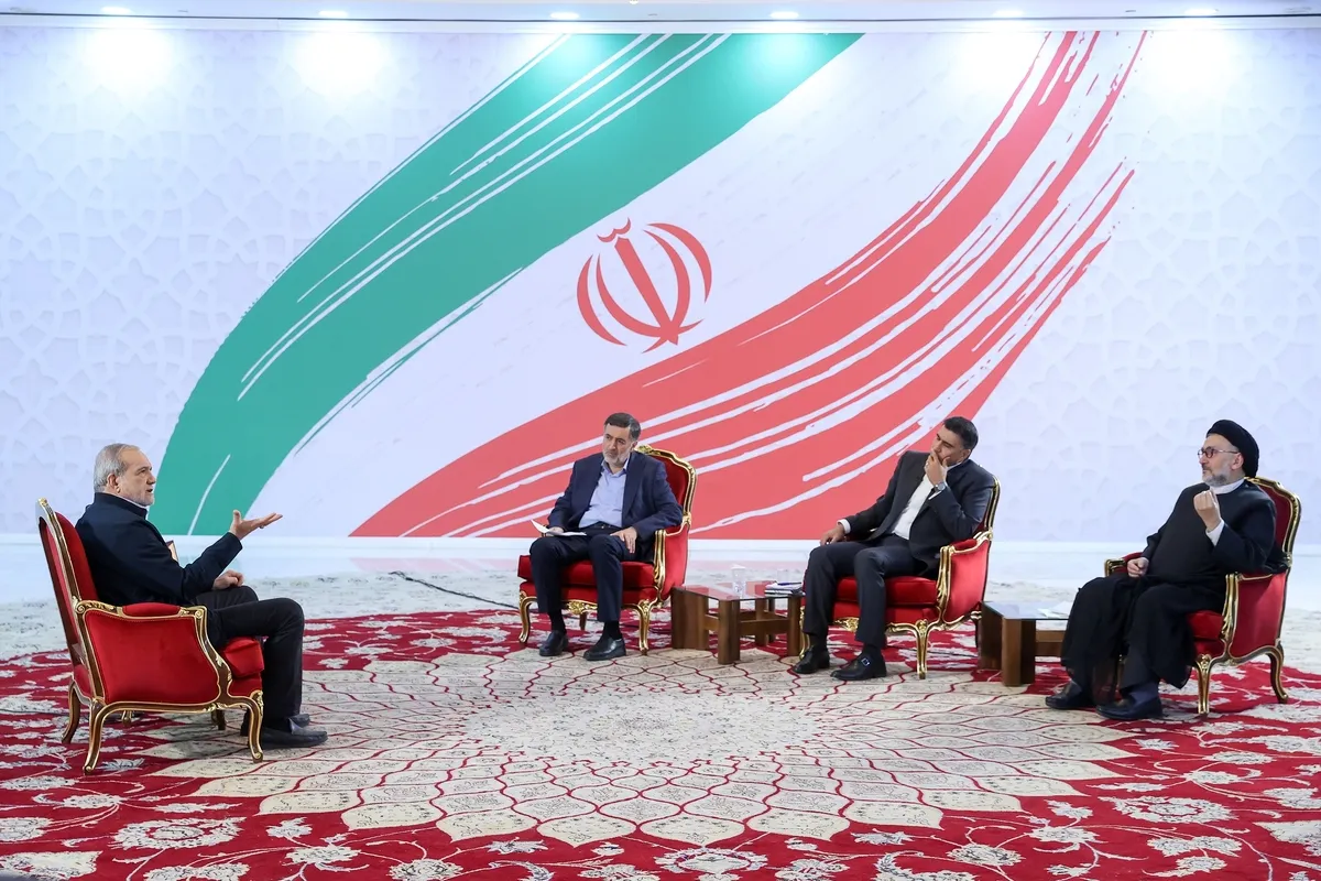 الرئيس الإيراني بزشكيان: إيرانُ ملكٌ لجميعِ الإيرانيّين؛ والعملُ يمضي بوَحدةٍ وانسجام