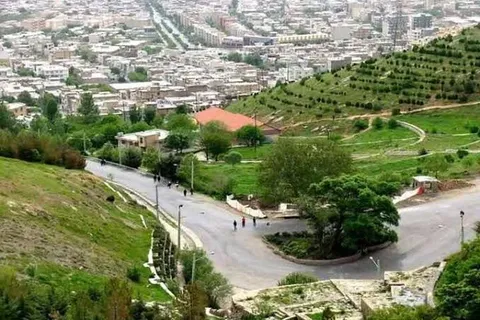 اعمال محدودیت‌های ترافیکی در کمربندی آبیدر سنندج/ یک طرفه شدن مسیر میدان گاز به میدان حجاب