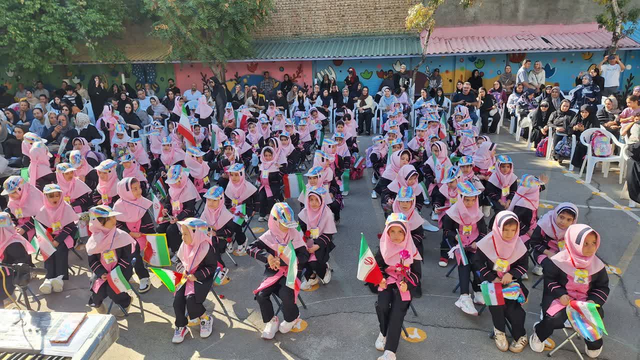 جشن شکوفه ها در مدارس ابتدایی استان قزوین برگزار شد 