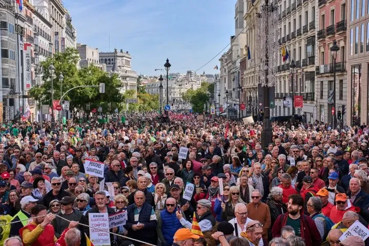 اعتراضات در اسپانیا ادامه دارد