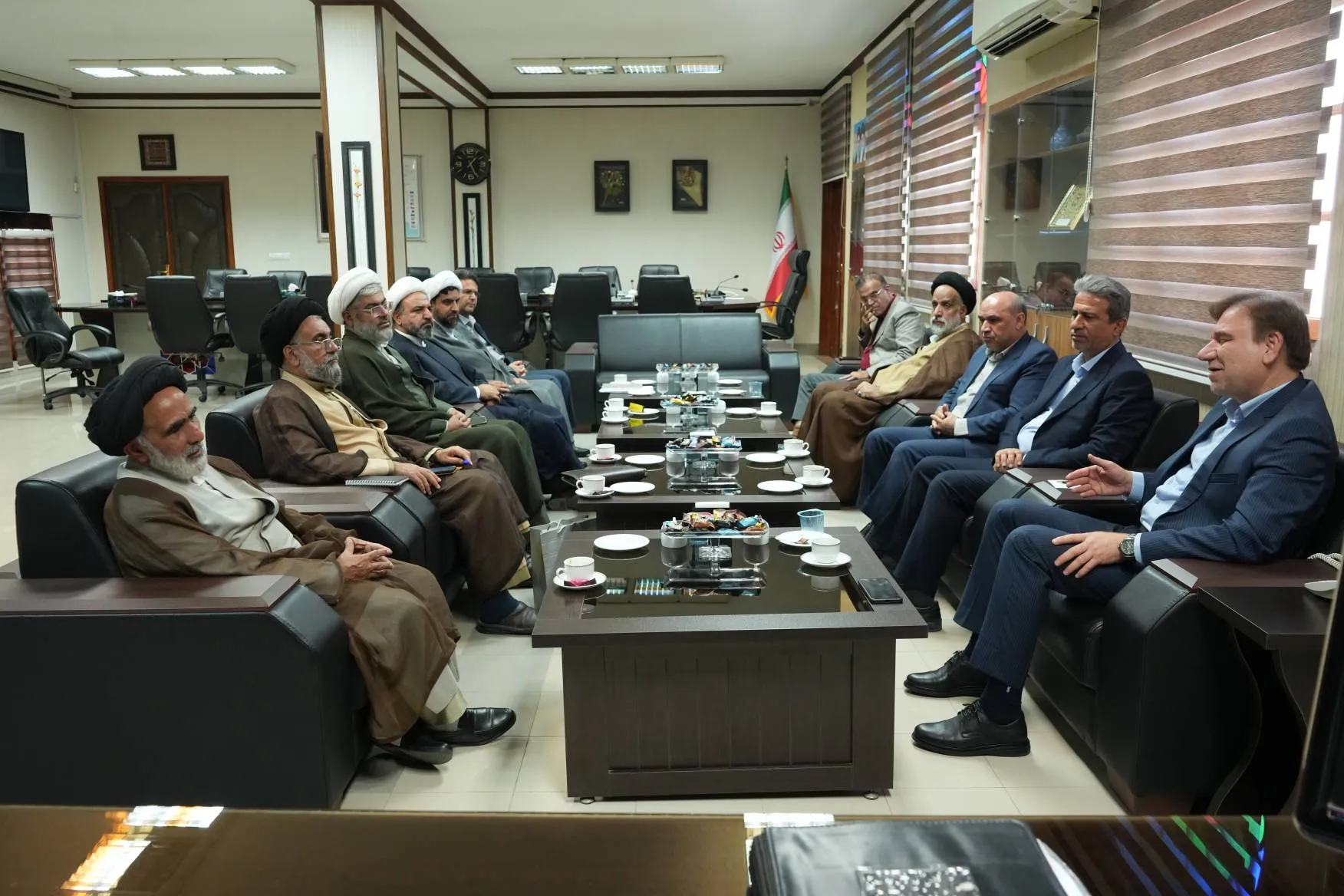 استاندار بوشهر: تداوم تولید و پایداری زنجیره تأمین، از مؤلفه‌های مهم اقتدار و تاب‌آوری کشور است