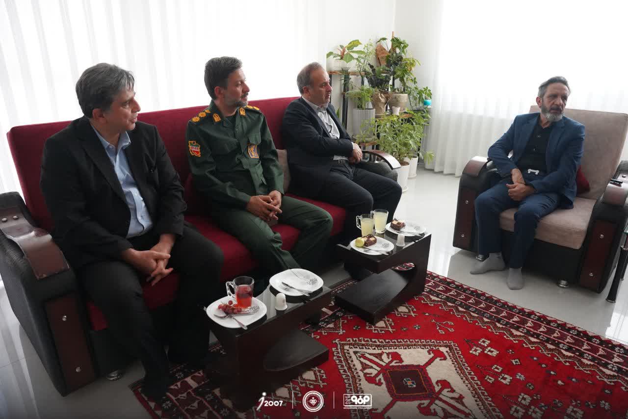 تجلیل مدیرعامل سپاهان از خانواده شهید علی ناظم