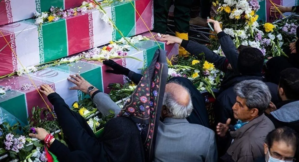 Farewell ceremony for 300 unidentified martyrs held in Iran