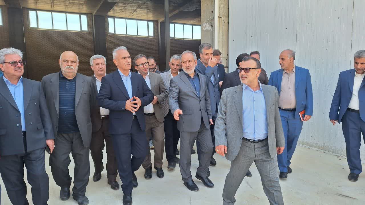بازدید مدیرعامل سازمان تعاون روستایی کشور از سردخانه ۳۲ هزار تنی هلدینگ طراوت نوین تاکستان بازدید مدیرعامل سازمان تعاون روستایی کشور از سردخانه ۳۲ هزار تنی هلدینگ طراوت نوین تاکستان