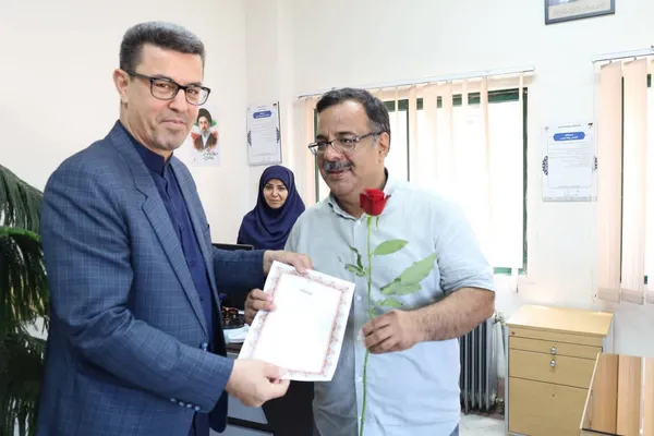 تقدیر مدیرکل ورزش و جوانان خراسان رضوی از کارکنان به مناسبت روز کارمند