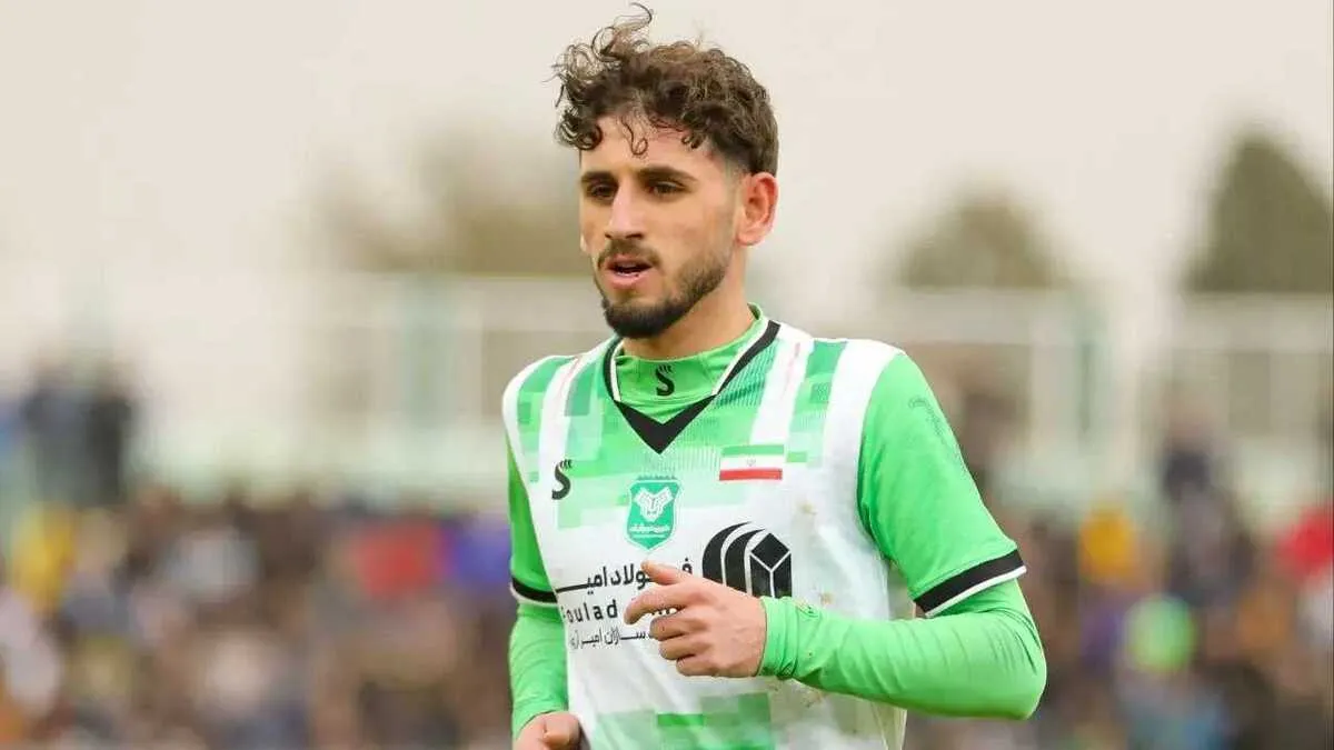 هافبک جوان خیبر: کار با رحمتی را دوست دارم/ با استقلال مذاکره کردم اما به نتیجه نرسید