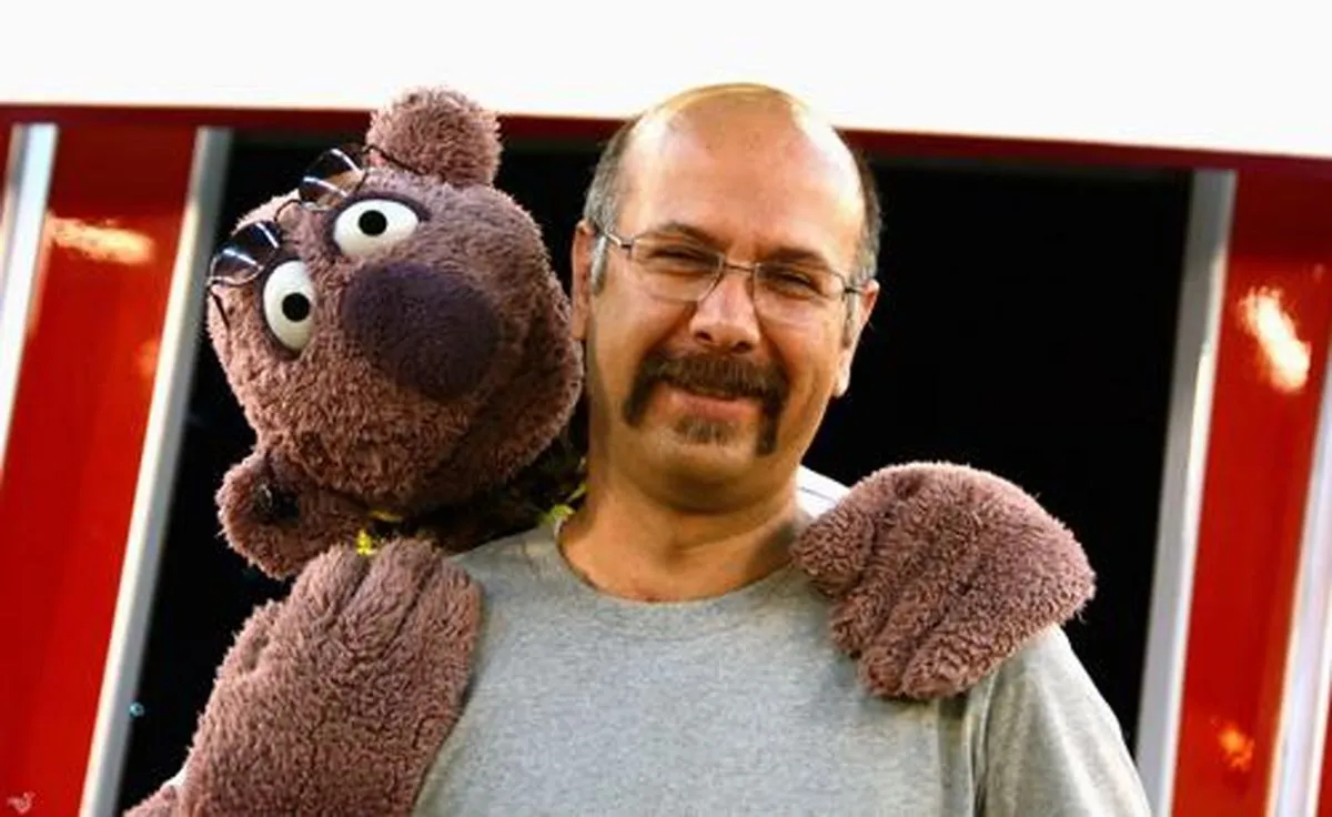 دلنوشته جناب‌خان برای صاحب عروسک مانده در آوار + عکس