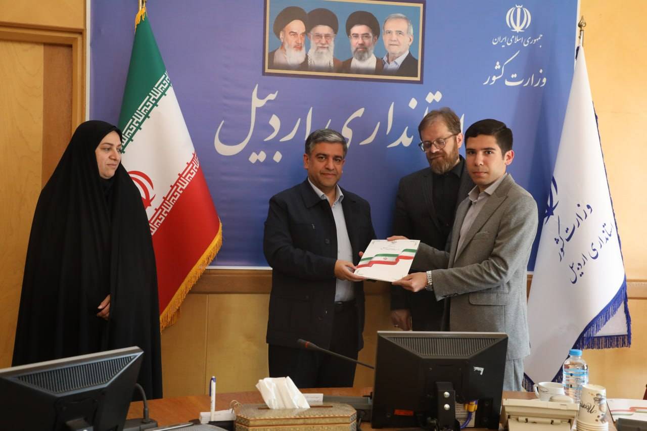 استاندار اردبیل: نسل نوجوان در بررسی مسائل اجتماعی و ارائه راهکار مشارکت کند