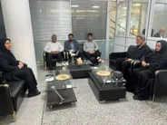 حضور پدر و مادر شهید «ماکان نصیری» در نشست صمیمی رئیس‌جمهور با نسل زد