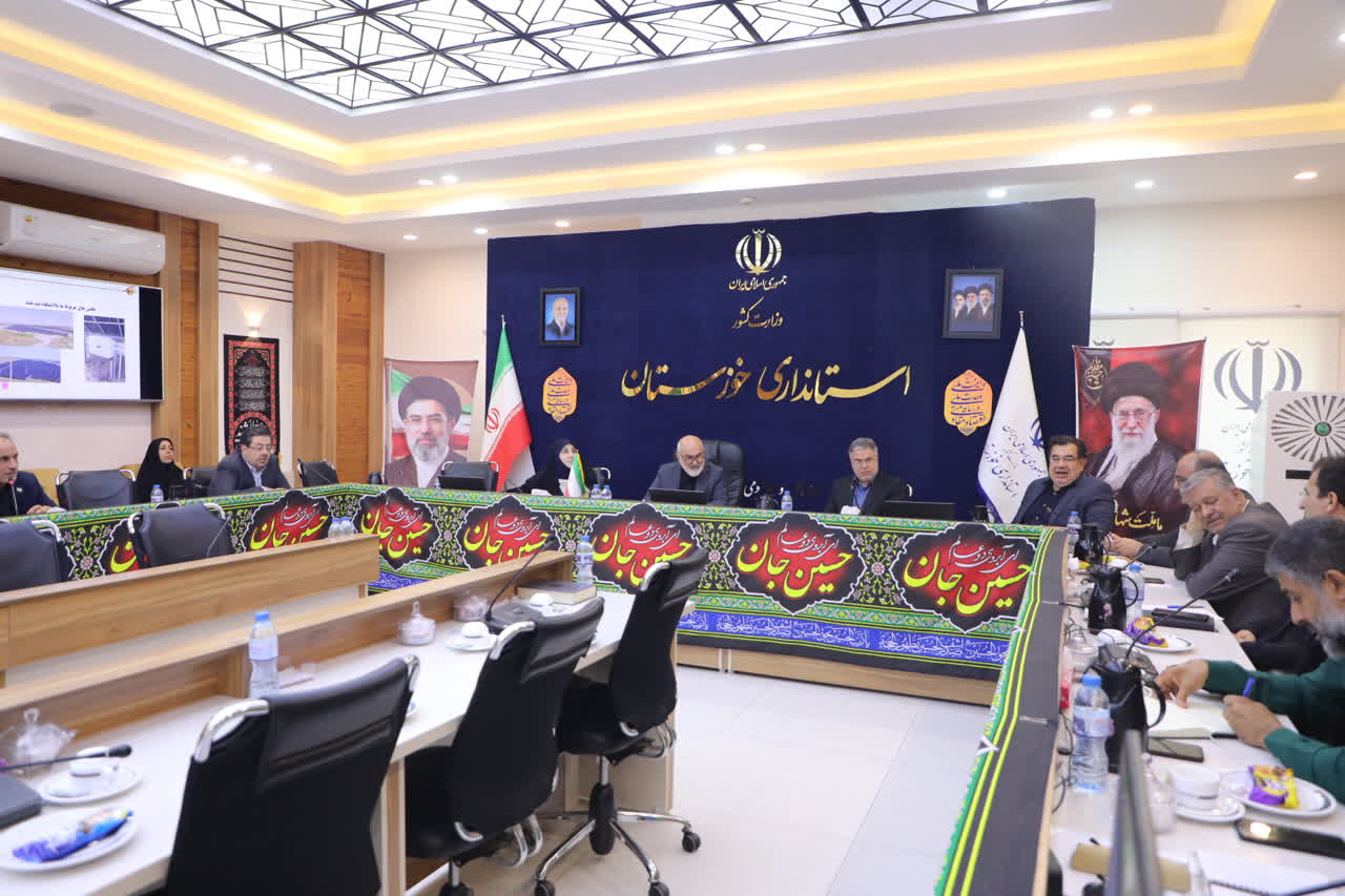 استاندار: توسعه انرژی خورشیدی در خوزستان شتاب میگیرد / تاکید بر اتصال برق ۱۲.۵ مگاواتی بیدبلند به شبکه سراسری استاندار: توسعه انرژی خورشیدی در خوزستان شتاب میگیرد / تاکید بر اتصال برق ۱۲.۵ مگاواتی بیدبلند به شبکه سراسری