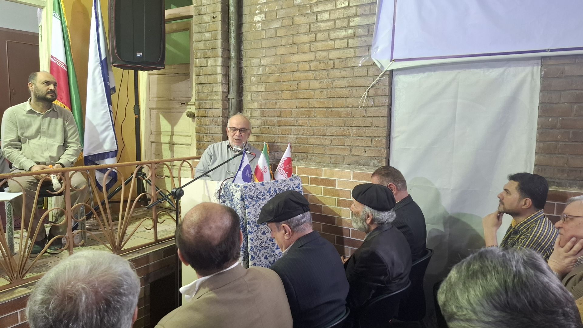 استاندار خوزستان: تجلیل از چهرههای خدمتگزار در زمان حیات، سنتی ارزشمند است / دکتر رمضانی از چهرههای زلال و بیادعای استان است استاندار خوزستان: تجلیل از چهرههای خدمتگزار در زمان حیات، سنتی ارزشمند است / دکتر رمضانی از چهرههای زلال و بیادعای استان است