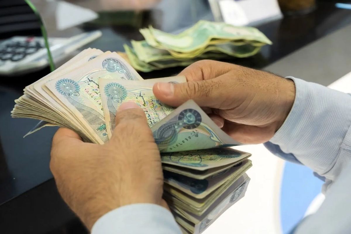 توزیع ارز زائران اربعین در شعب پست بانک استان قزوین آغاز شده است توزیع ارز زائران اربعین در شعب پست بانک استان قزوین آغاز شده است
