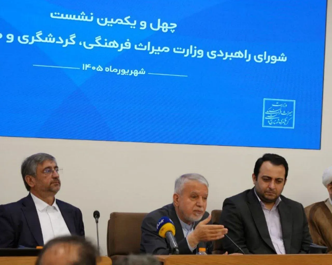 وزیر میراث‌فرهنگی: استاندار لرستان از پیشتازان «اجتماعی سازی میراث‌فرهنگی» در کشور است/ لرستان توقفگاه گردشگری در مسیر جنوبی کشور