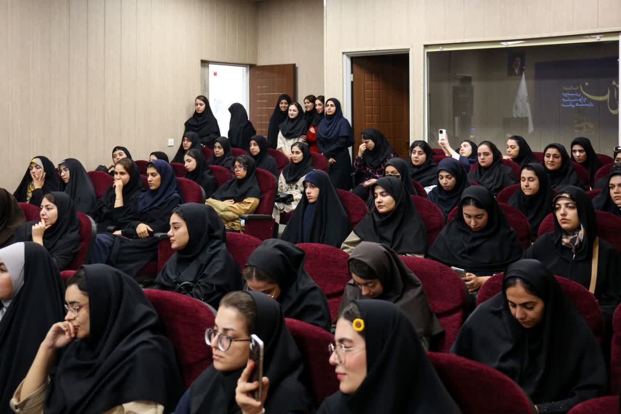 پایان کار دومین دوره جشنواره نسل امید در خانه جوان قزوین پایان کار دومین دوره جشنواره نسل امید در خانه جوان قزوین