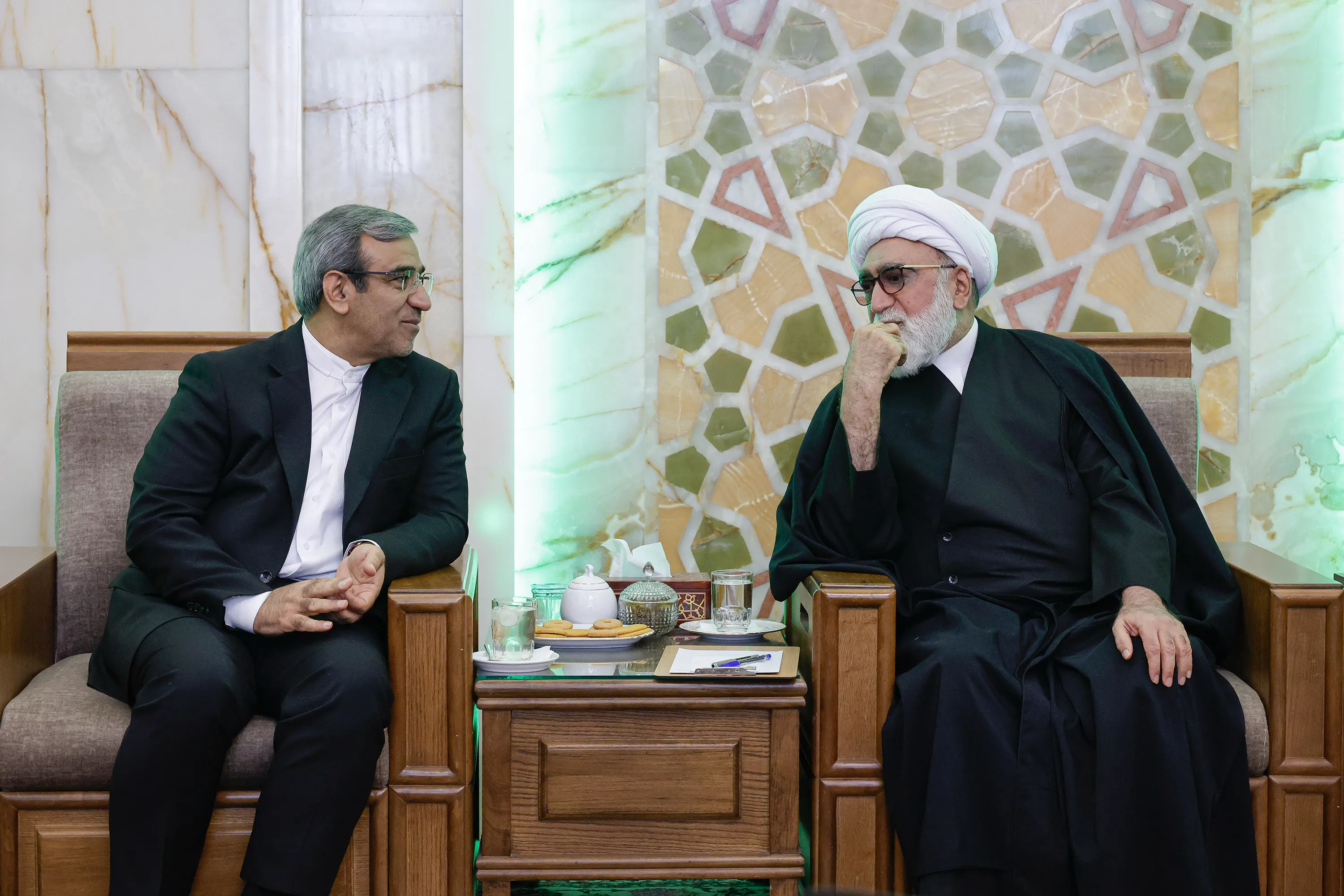 دیدار استاندار و فرمانداران خراسان رضوی با تولیت آستان قدس رضوی + گزارش تصویری