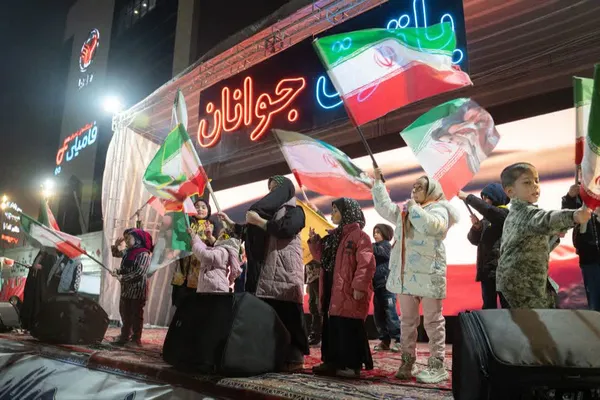 پاتوق جوانان مشهدی در میدان جانباز