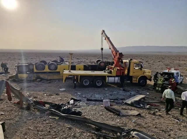 واژگونی اتوبوس مسافربری در محور ساوه ـ همدان