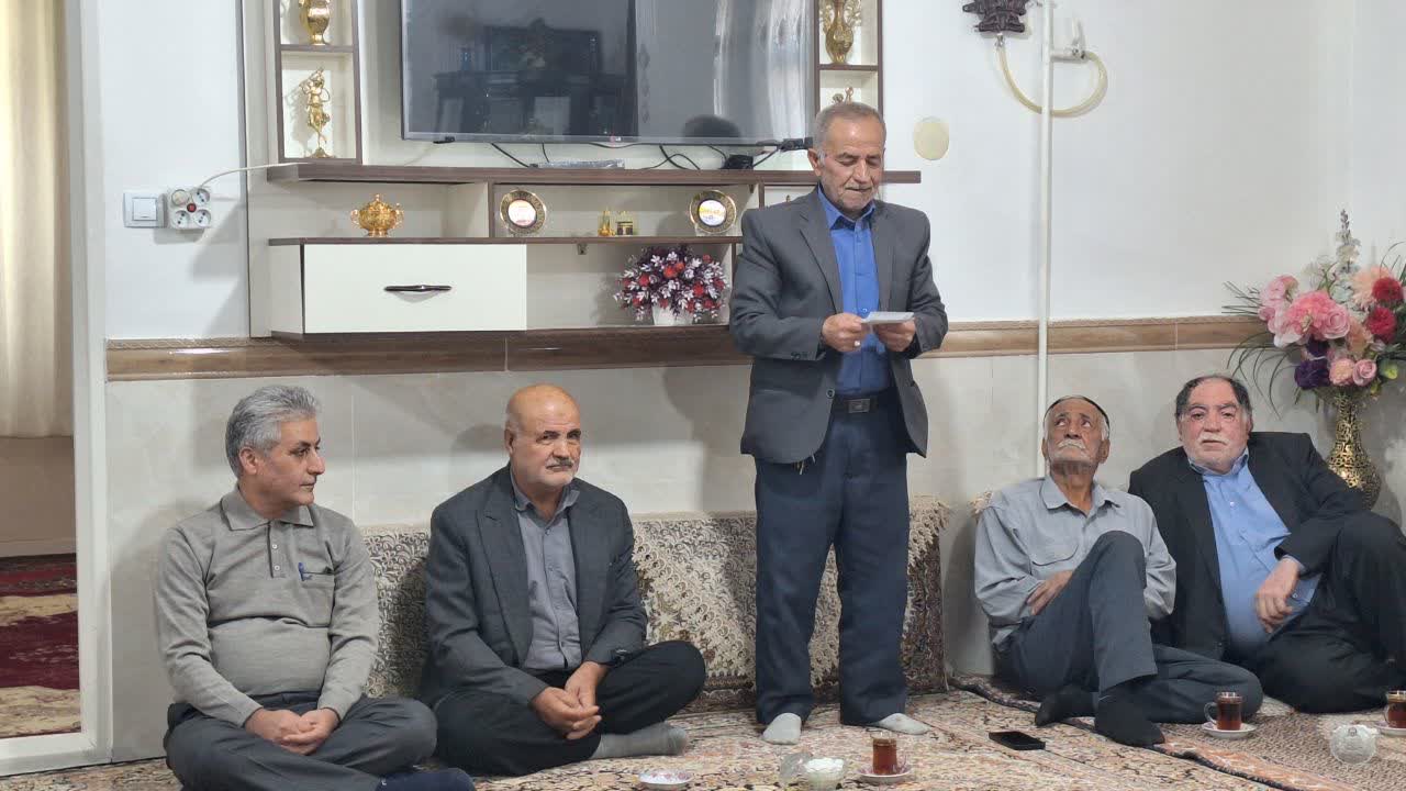 مطالبات مردم ناحیه منفصل شهری ناصرآباد در یک نشست صمیمی روی میز مدیران شهری قزوین قرار گرفت مطالبات مردم ناحیه منفصل شهری ناصرآباد در یک نشست صمیمی روی میز مدیران شهری قزوین قرار گرفت