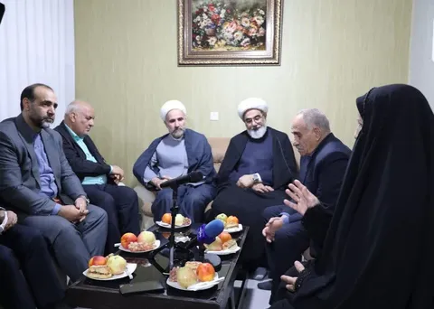 مسئولان باید ادامه‌دهنده راه شهدا باشند