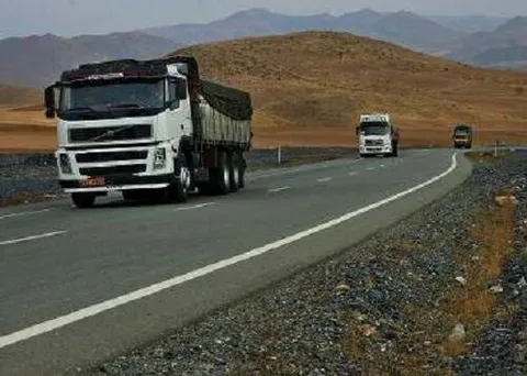 جاده‌ها شریان‌های پویای حمل‌ونقل/ جابه‌جایی حدود ۲۳۸ میلیون تُن کالا در سطح راه‌های کشور