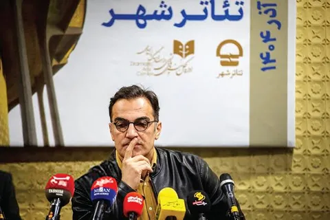 کورش سلیمانی از ریاست مجموعه تئاتر شهر استعفا داد