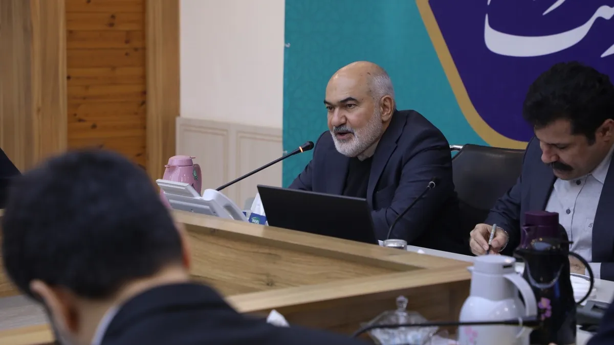 استاندار خوزستان: انتقال حساب‌های مالی صنایع به استان گامی برای بهبود وضعیت معیشتی مردم است