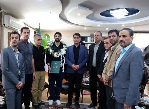 دیدار و تجلیل استاندار کردستان با مدال‌آور کردستانی بازی‌های آسیایی
