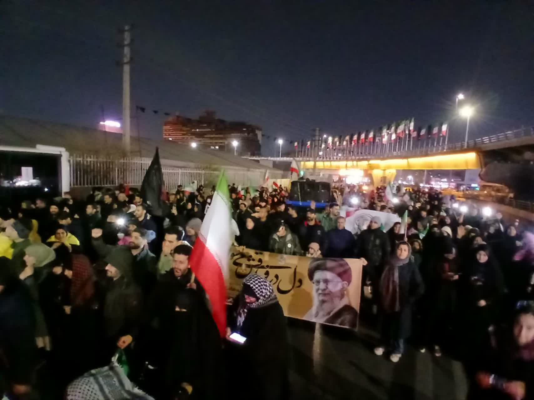 تداوم حضور مردم البرز در شب پنجم