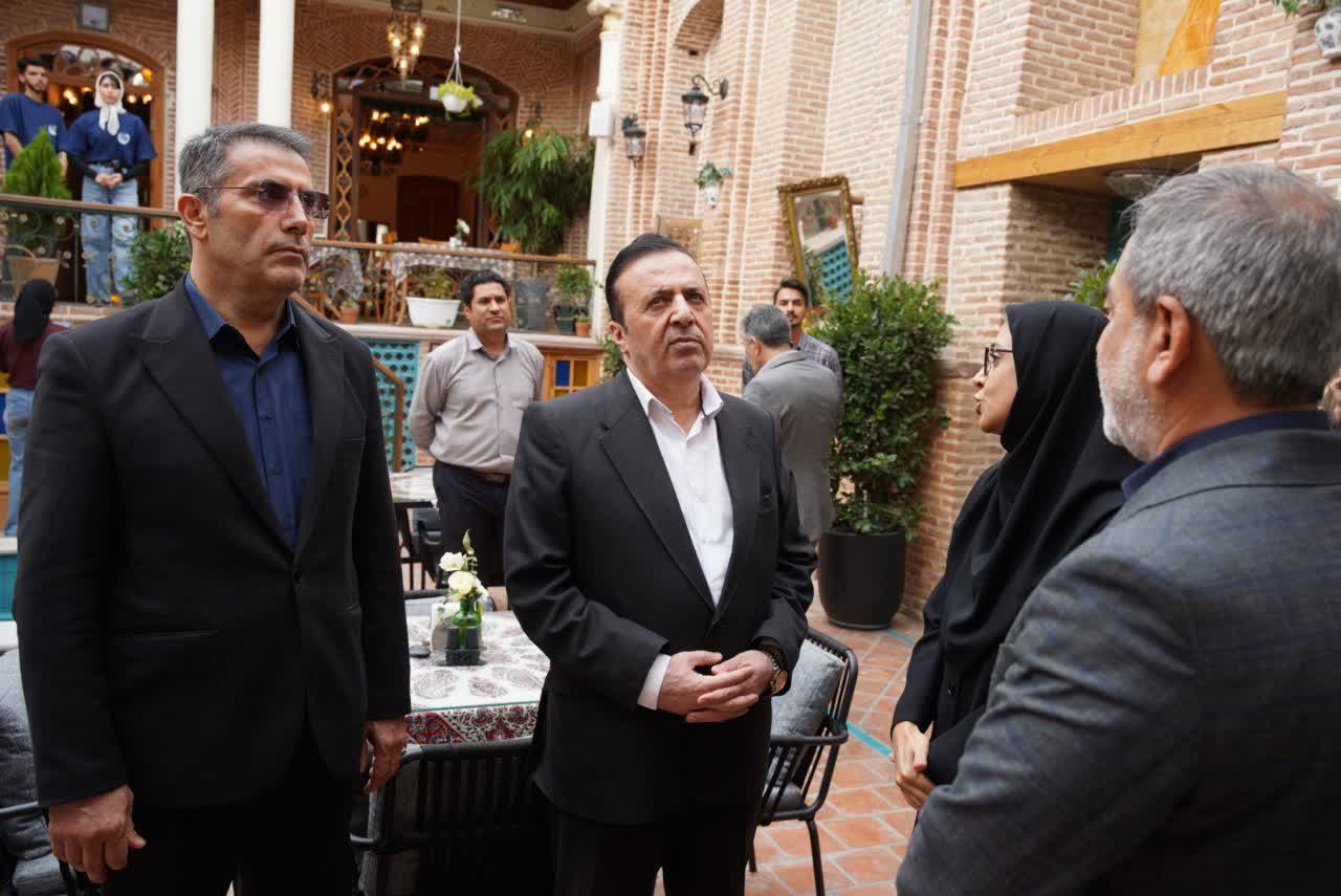 استاندار قزوین از عمارت تاریخی آرازی بازدید کرد