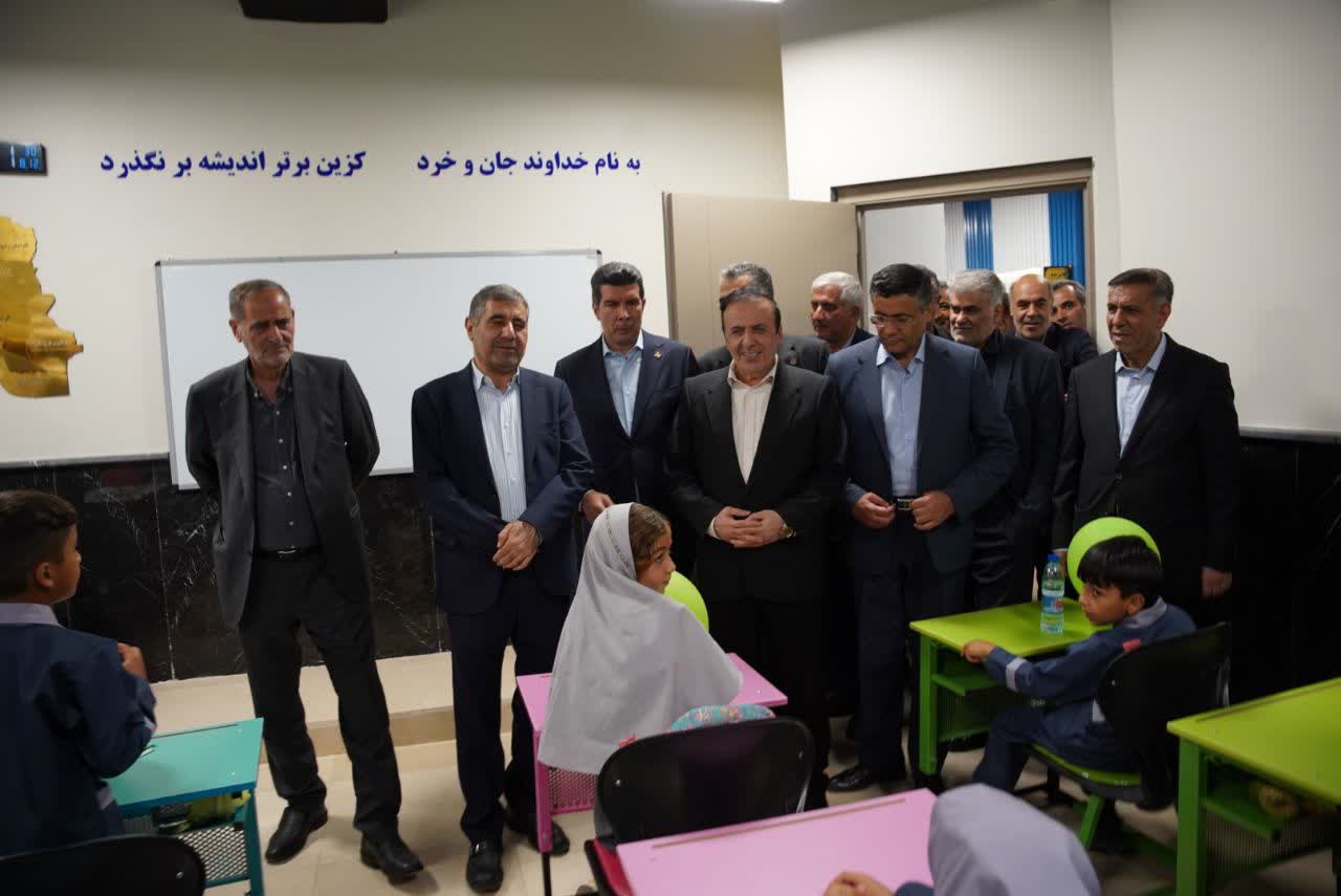 مدرسه شش کلاسه « پدر» در روستای فتح آباد بویین زهرا افتتاح شد مدرسه شش کلاسه « پدر» در روستای فتح آباد بویین زهرا افتتاح شد