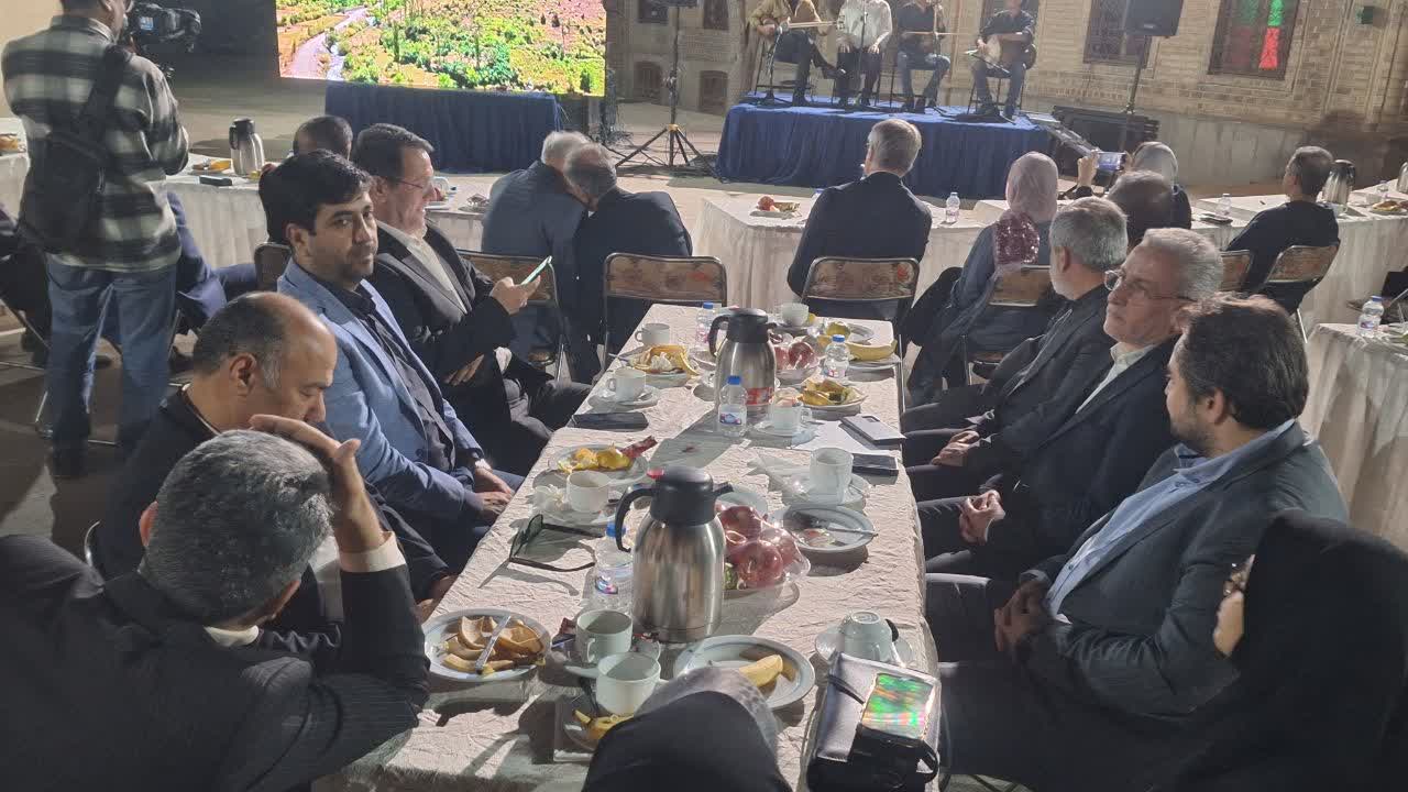 دورهمی صمیمی سفرا، دیپلمات‌ها، نمایندگان سازمان ملل و یونسکو با استاندار قزوین