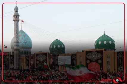 پنجره متفاوتی به اشک‌های عاشقان رهبر شهید انقلاب هنگام اقامه نماز بر پیکر مطهر «آقای شهید ایران» در مسجد مقدس جمکران
