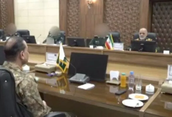 Pakistan’s Army Chief Meets Khatam al-Anbiya Central HQ Commander to Discuss Regional Security