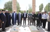 استاندار مرکزی با حضور در یادمان شهدای گمنام کمیجان، آرمان‌های والای شهیدان را گرامی داشت