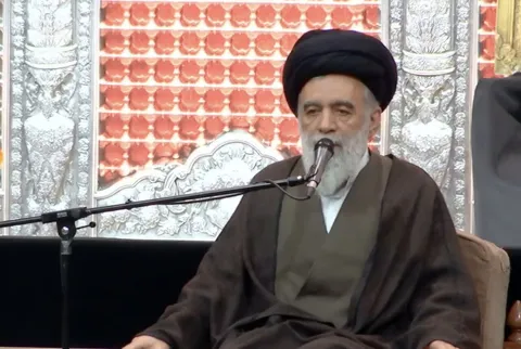 اعلام جنگ و صلح از وظایف انحصاری ولی فقیه است
