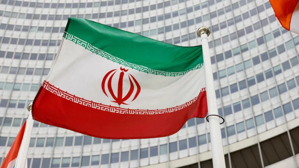 إيران تحذر مجلس المحافظين: النهج التصادمي يضعف آفاق الدبلوماسية