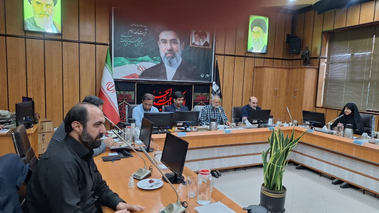 با همدلی شورای شهر قزوین و مدیریت شهری برای جلب رضایت مردم تلاش میکنیم با همدلی شورای شهر قزوین و مدیریت شهری برای جلب رضایت مردم تلاش میکنیم