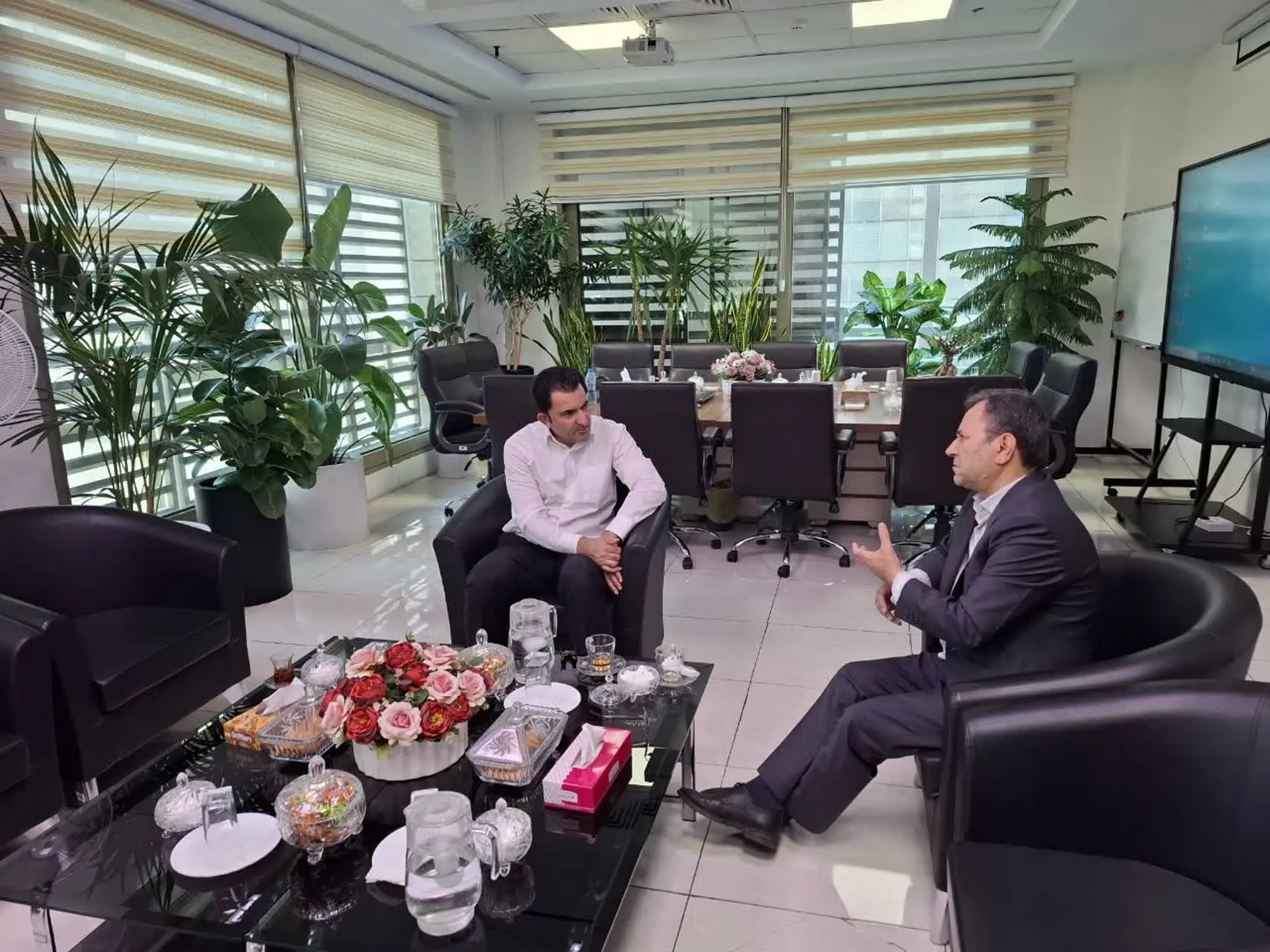 لرستان در مسیر تثبیت تولید پروتئین؛ پیگیری مطالبات دامداران و مرغداران در سطح وزارت جهاد کشاورزی