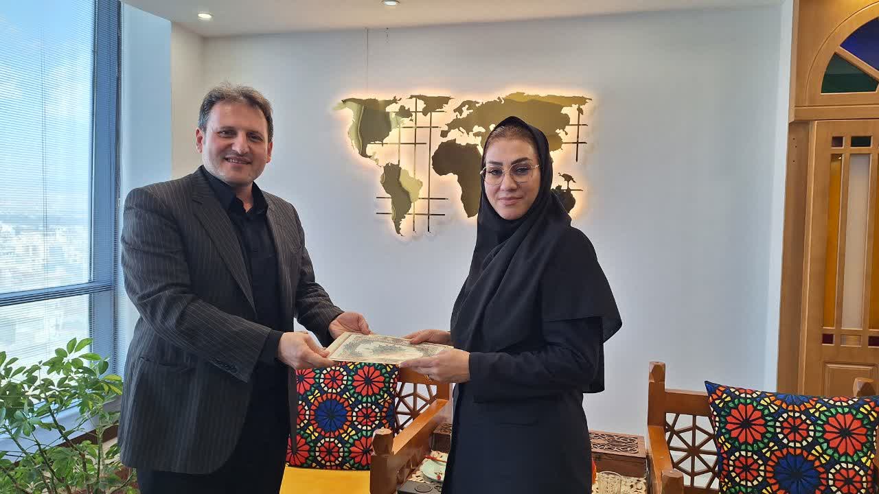 رسانهها در جنگ ترکیبی باید پرچمدار انسجام ملی باشند رسانهها در جنگ ترکیبی باید پرچمدار انسجام ملی باشند
